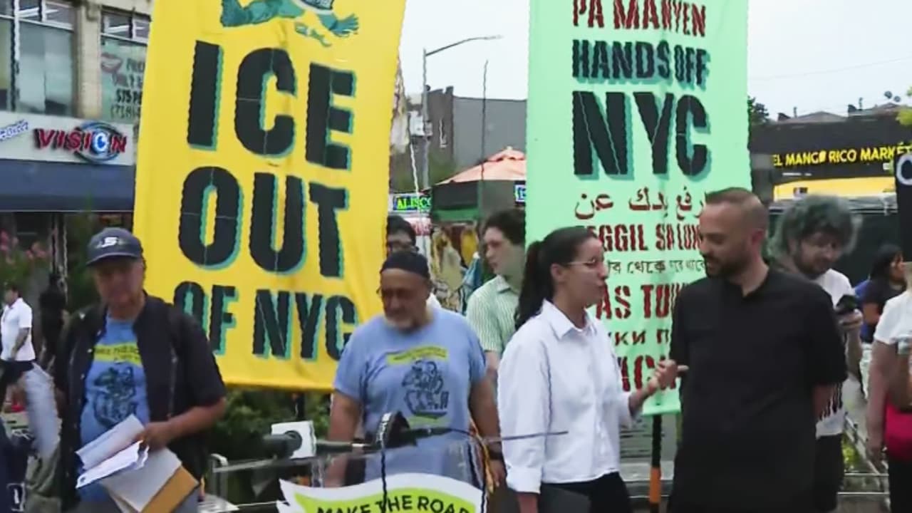 Protesta en Queens: activistas y funcionarios electos alzan la voz contra la presencia de ICE