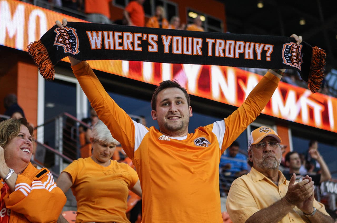 Por su parte, los aficionados del Dynamo siempre están listos para tirarle a Dallas preguntándoles donde está su Copa MLS. Houston tiene dos.