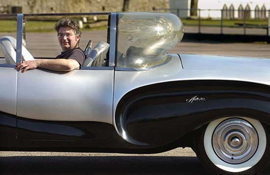 Andy Saunders, en la imagen a bordo del Aurora, recuerda haber visto al Aurora por primera vez hace muchos años en las páginas de un libros sobre prototipos. Desde ese entonces encontrarlo y restaurarlo se convirtió en una obseción.