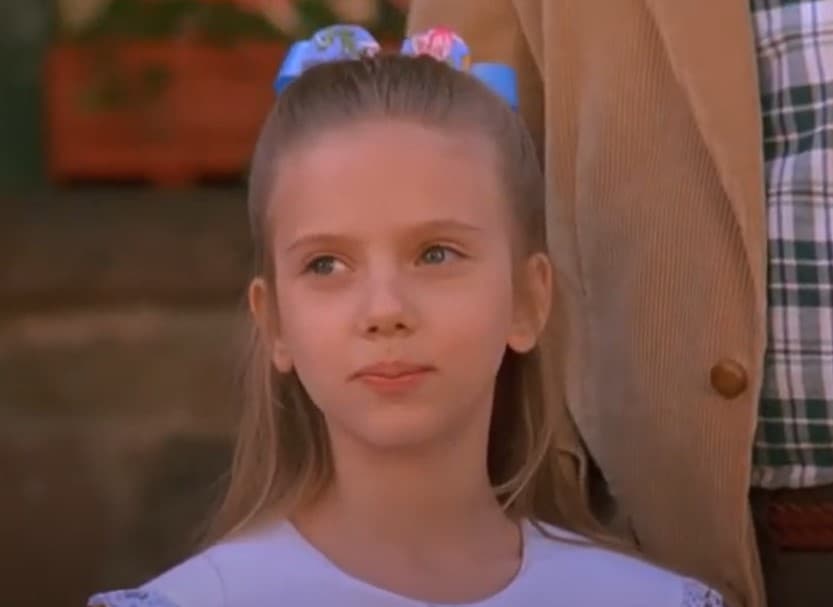 <b>Scarlett Johansson</b>
<br>El debut en el cine de la actriz fue en 1994 en la película 'Un muchacho llamado Norte'. Tenía tan solo 11 años de edad cuando dio vida a la niña Laura Nelson. A partir de dicha película, la actriz no ha dejado de trabajar en diversas producciones.