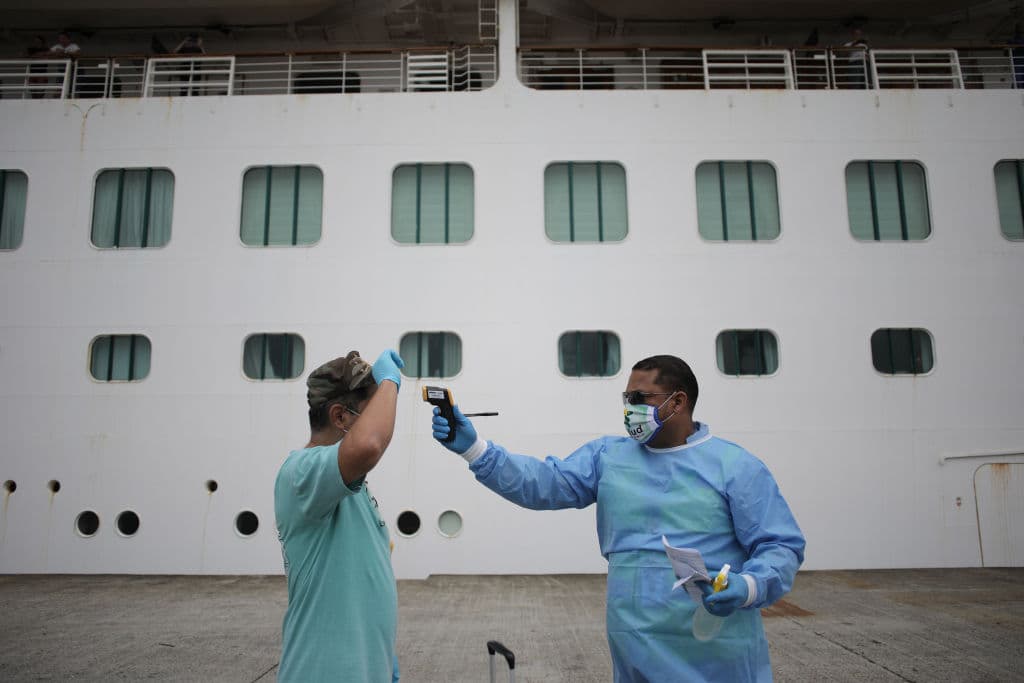 Royal Caribbean ofrecerá nuevos itinerarios de siete noches con el buque 'Adventure of the Seas' desde Nassau, en Bahamas, donde tiene su puerto base. Por su parte, Celebrity Cruises, con puerto base en la turística isla de San Maarten, anunció dos itinerarios en su crucero de lujo 'Celebrity Millennium'.