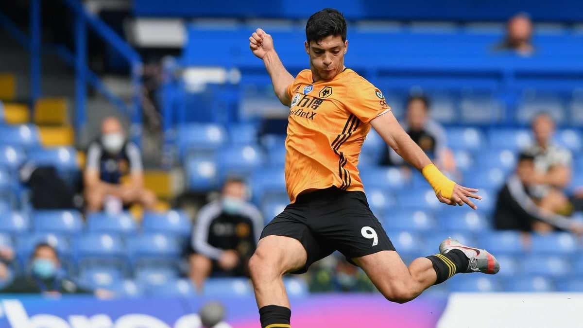 Wolves dicen “no” a intercambio de Raúl Jiménez por Aaron Ramsey