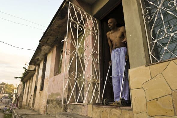 7 de noviembre. Vence el plazo que prometió el gobierno para completar la liberación de los 52, y aún siguen en prisión 13 que se niegan a irse de Cuba exiliados. Damas de Blanco acusan a Gobierno de "engaño".