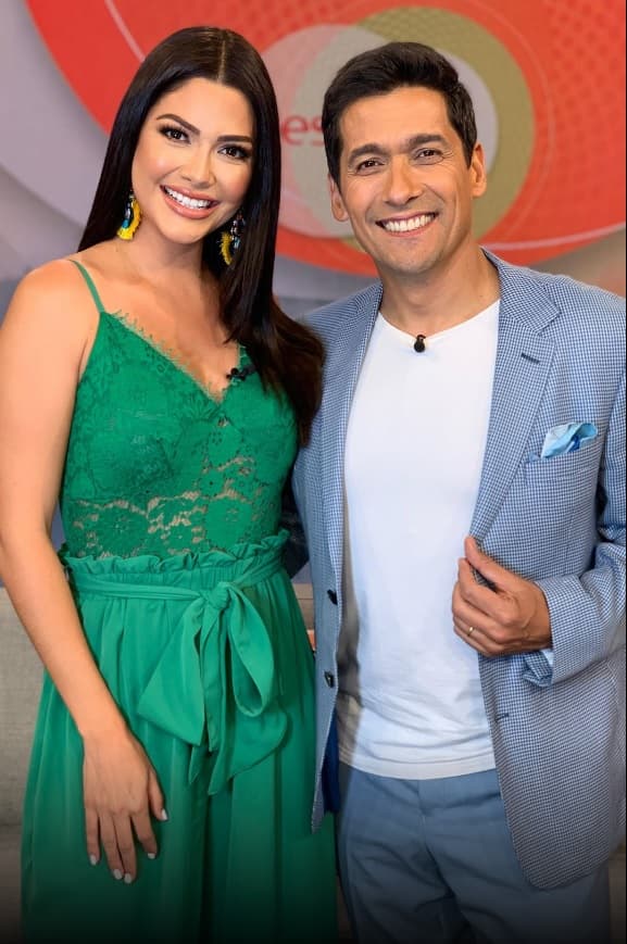 Durante el show presentó a su pareja en la conducción de Enamorándonos: el chileno Rafael Araneda, con quien se le vio hacer muy buena mancuerna.