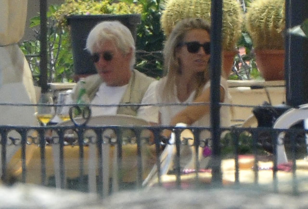 34 años de diferencia existen entre los dos.