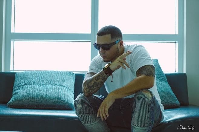 <span class="cms-h3-H3"><b>Iam Chino.</b></span> 
<b><h3 class="cms-h3-H3">Nominaciones: 1 </h3>¿A qué está nominado?: </b>Colaboración Del Año Urbano por el tema "Ay Mi Dios".