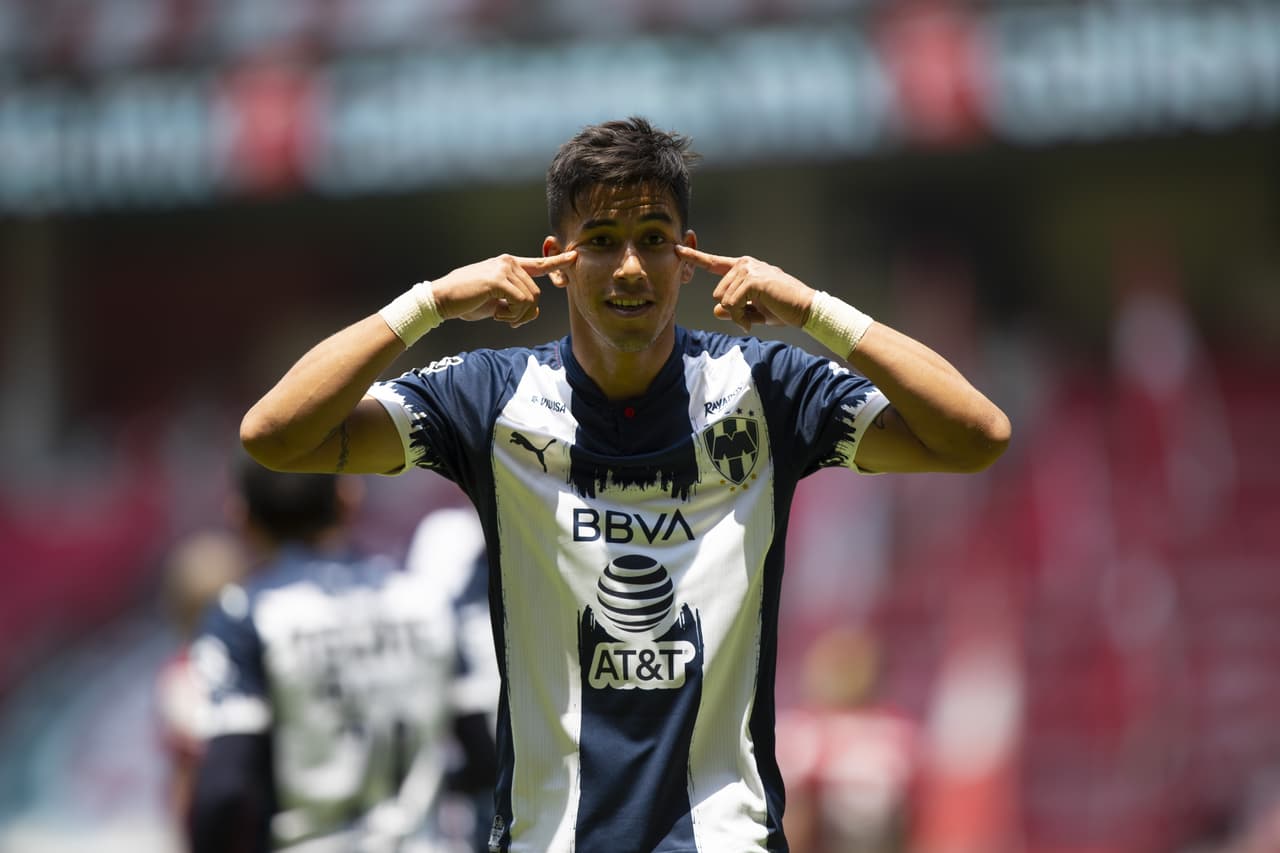Monterrey se impone a Toluca 2-1 en el Nemesio Diez, durante la Jornada 14 de la Liga MX. Con un golazo a distancia, Sebastián Vegas de los Rayados abrió el marcador, seguido de Maximiliano Meza para ponerse arriba en el encuentro. Ya al minuto 71, Jorge Torres Nilo puso el único tanto para los 'Diablos Rojos'.