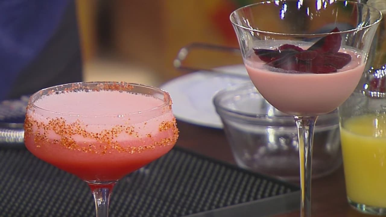 Aprende cómo preparar unos cócteles perfectos para el Día de San Valentín