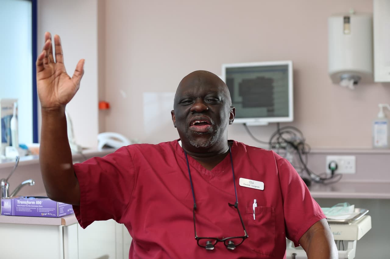 Además, dice, la música es una forma de romper el hielo y generar empatía.