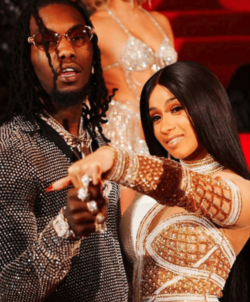Aunque es la primera hija de Cardi B, es el cuarto retoño de Offset, cuyo nombre real es 
<b>Kiari Kendrell Cephus</b>. El rapero tiene dos niños, 
<b>Jordan</b> (8) y 
<b>Kody</b> (3), y una niña, 
<b>Kalea Marie</b>, también de 3 años.