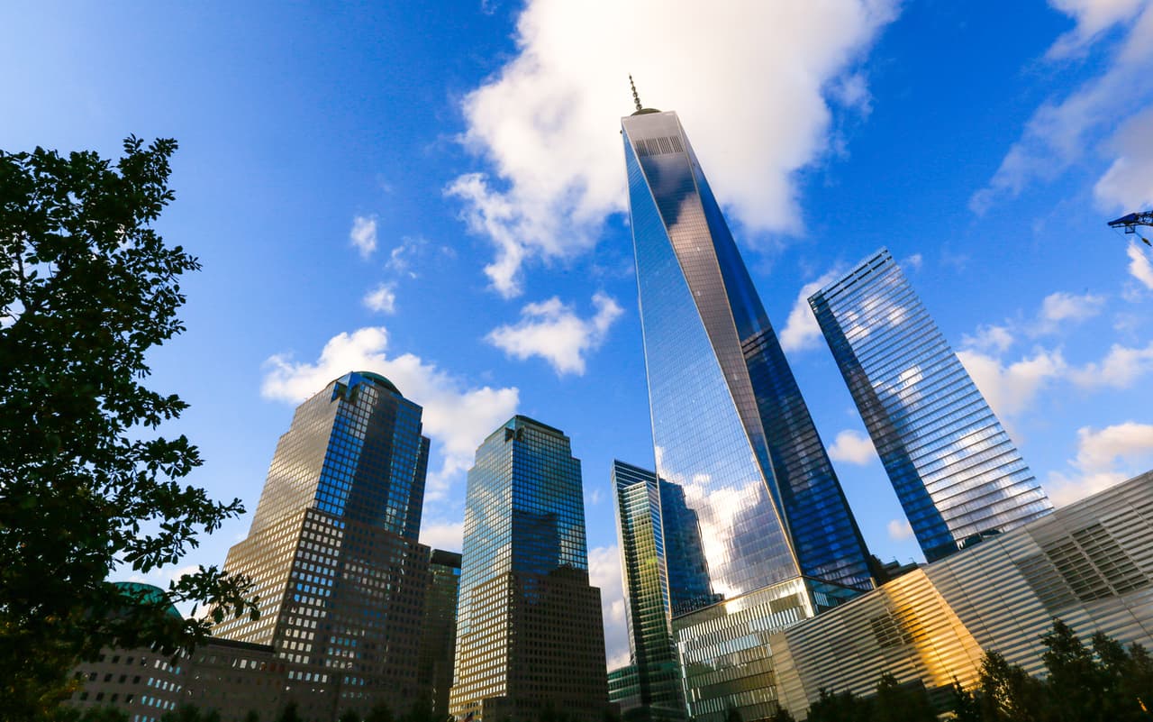 <b>#6 – One World Trade Center (Nueva York, EEUU): </b>es el edificio más alto en todo el hemisferio occidental. Inaugurado en 2014, tiene 541 metros de altura.