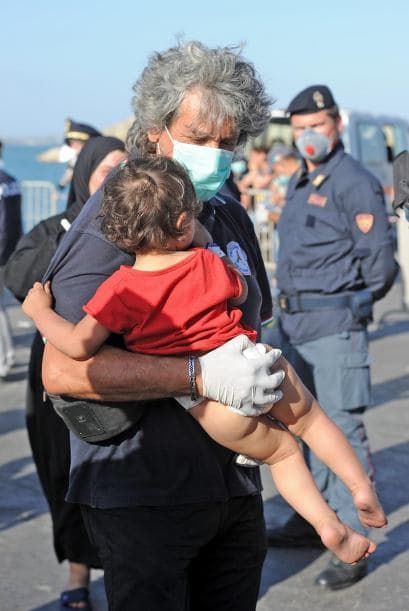 En los últimos ocho meses autoridades italianas han rescatado más de 73 mil inmigrantes indocumentados.