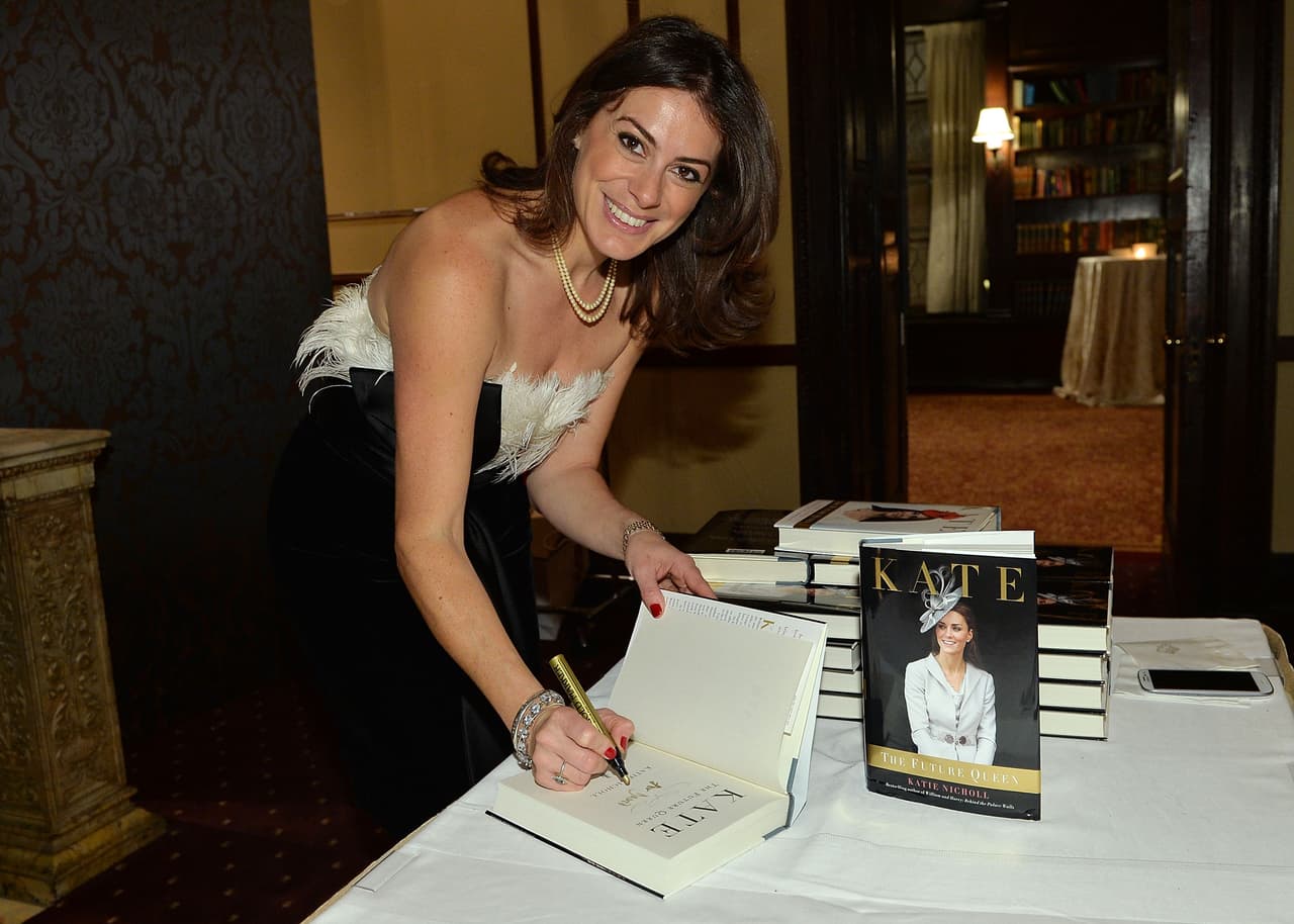 Sin embargo, la periodista 
<b><a href="https://twitter.com/katienicholl" target="_blank">Katie Nicholl</a></b>, editora de realeza para Vanity Fair y colaboradora en otros medios, reveló el nombre de una de las madrinas de Archie.