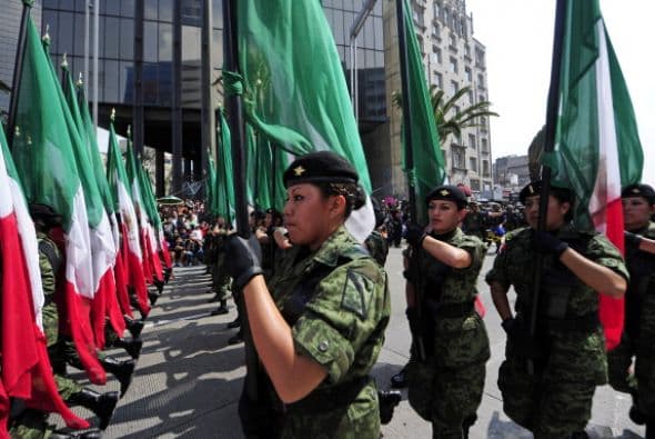 Luego del “Grito, el día 16 se organiza un desfile militar.