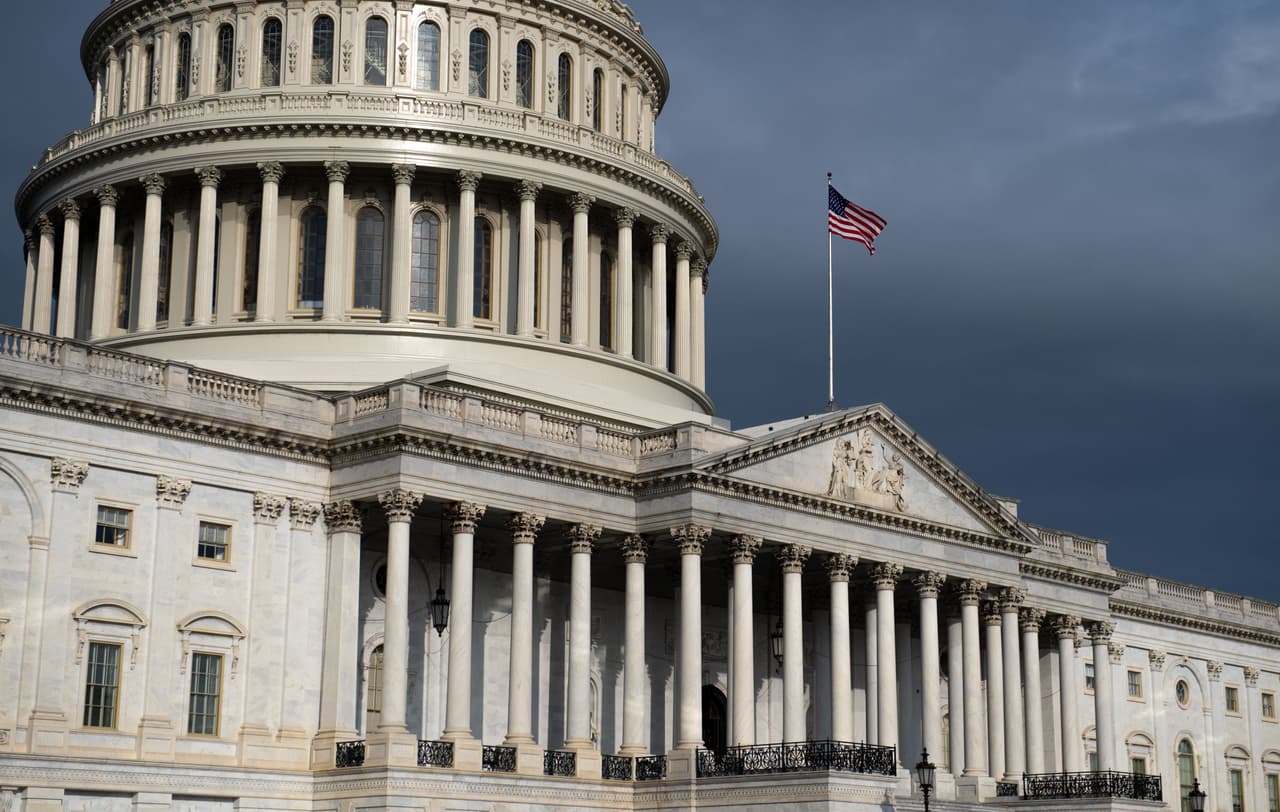 Se complica la aprobación de otro cheque y más ayuda por desempleo antes de la elección: te explicamos por qué