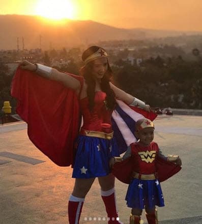 Esto fue todo un reto porque la actriz le tiene miedo a las alturas, pero todo valió la pena y así lo expresó en el emotivo mensaje que compartió junto a estas fotografías.