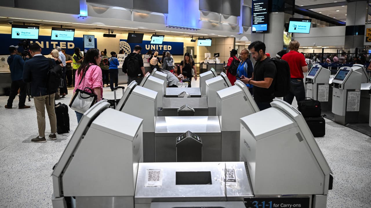 Se prevén mayores tiempos de espera en puntos de seguridad de los principales aeropuertos de Houston