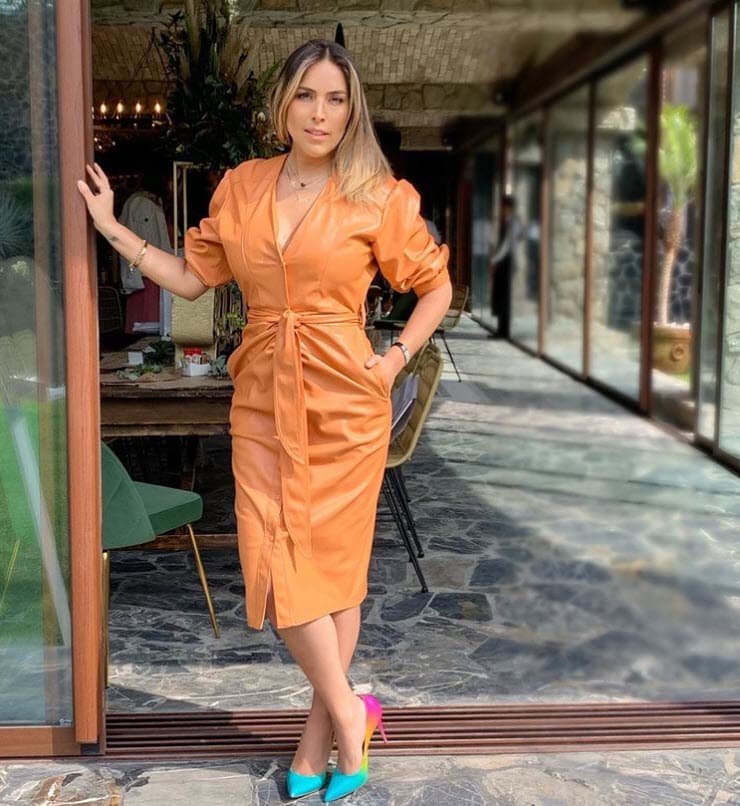 Karla Pineda estuvo casada con Adrián Uribe, su matrimonio duró cinco años.