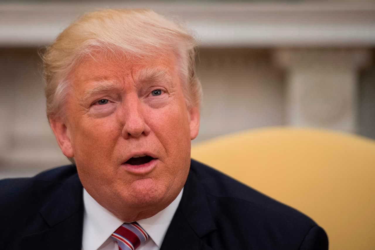 Trump asegura que le agradecerán haber echado a James Comey del FBI