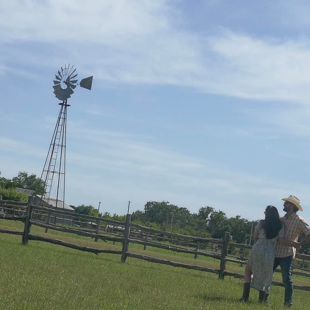 "Cowboy take me away", fue la frase perfecta para hacer saber que se encontraba en Texas con 
<b><a href="http://www.univision.com/temas/ivan-sanchez">Iván</a></b>, mostrándole el lugar en el que nació.