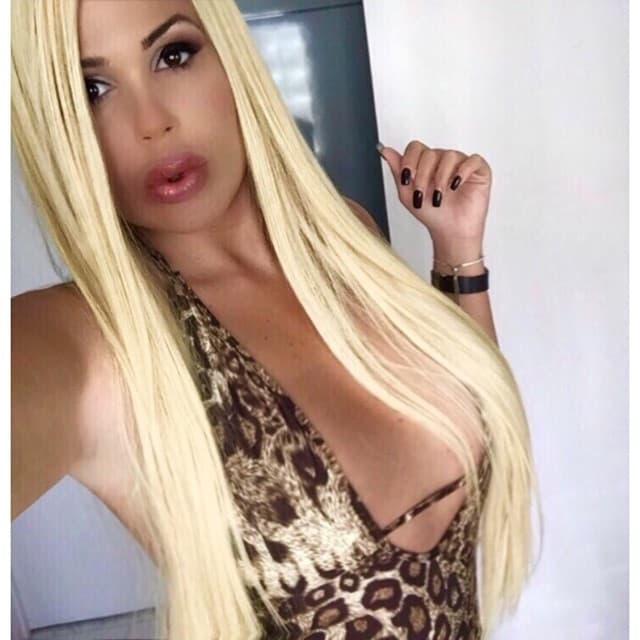 De acuerdo con información publicada en el portal EXA FM, Alejandra se ha realizado diversos procedimientos estéticos entre ellos: operación de nariz, ceja, labios, aumento del busto, perforaciones en el rostro, así como aplicación de botox y colágeno.