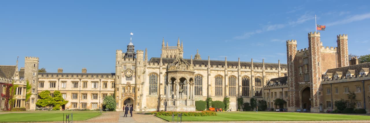 <b>University of Cambridge</b>
<br>
<br>Posición: 7
<br>País: Gran Bretaña
<br>Ciudad: Cambridge
<br>Puntuación global: 85.3
<br>
<br>Matrícula y gastos promedio por año:
<br>Residente del Reino Unido: $19,330 - $28,450
<br>Estudiante internacional: $69,485