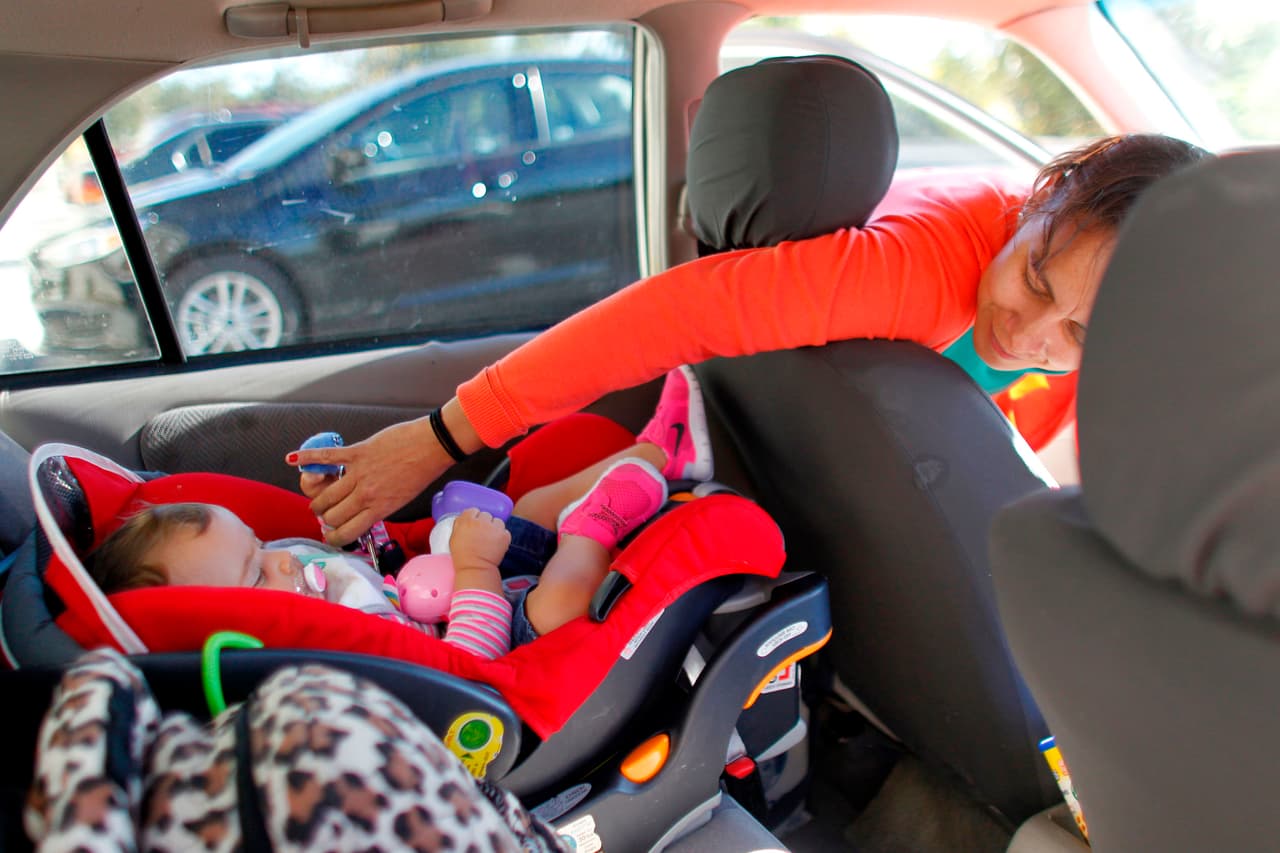 Florida aprueba ley que castiga a transportistas que trasladan indocumentados enviados por el gobierno