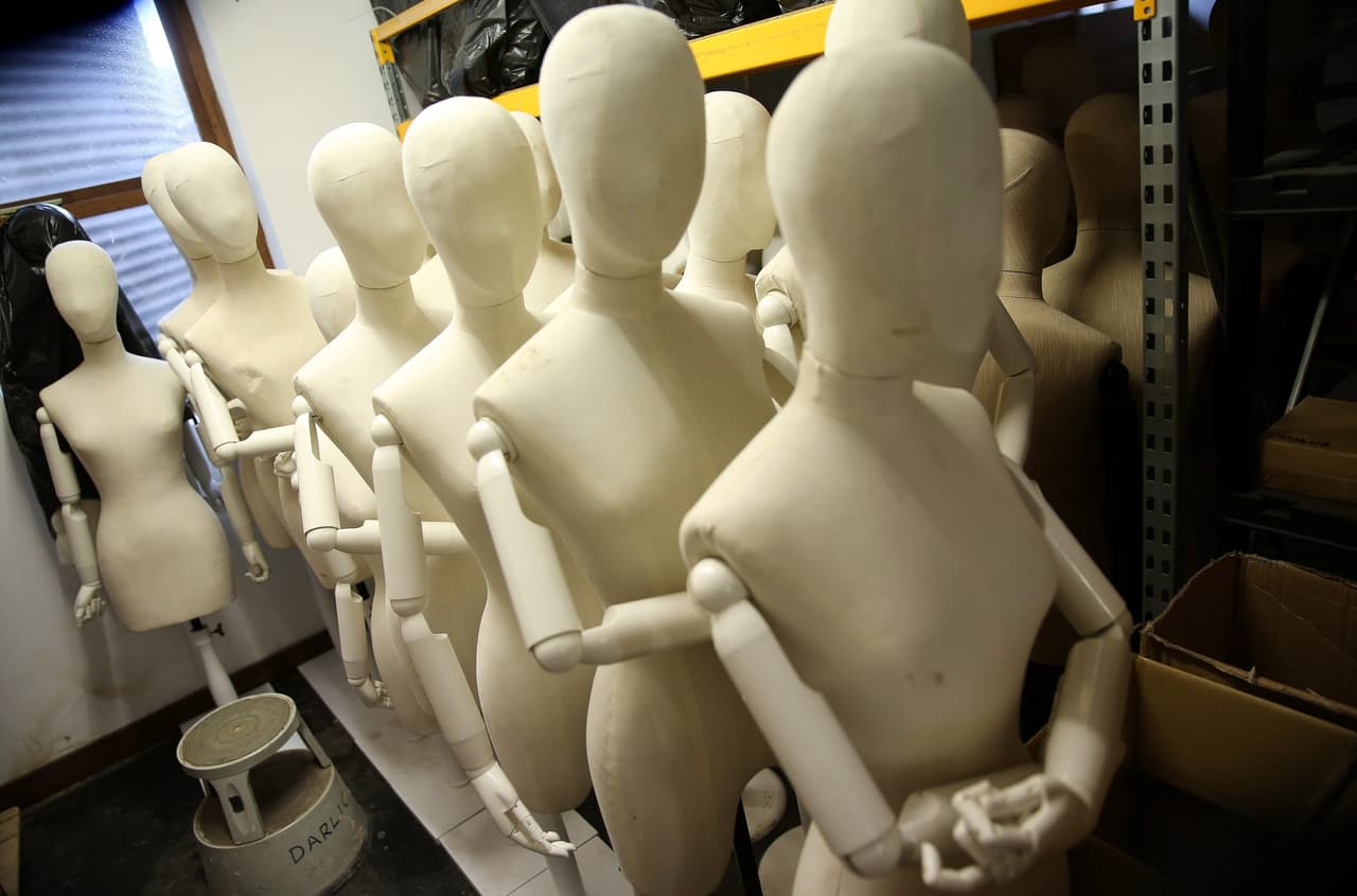 Eso es lo que le permite tener la tranquilidad para restaurar cada uno de los maniquís en su poder.