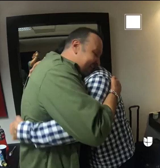 "
<b><a href="https://www.univision.com/entretenimiento/mi-hijo-no-es-un-delincuente-pepe-aguilar-habla-sobre-los-problemas-legales-de-su-hijo-emiliano-que-fue-detenido-por-presunto-trafico-de-indocumentados" target="_blank">Me preocupé por él</a></b>, por su vida, por su futuro, no lo podía creer", admitió, "en mi vida yo no había tenido experiencias fuera de la ley, ¿me explico?".
<br>