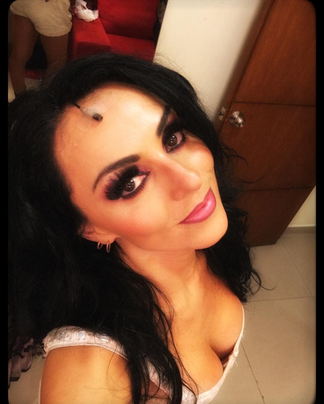 A principios de 2016 Antonella fue ingresada de emergencia en el hospital por una grave neumonia.