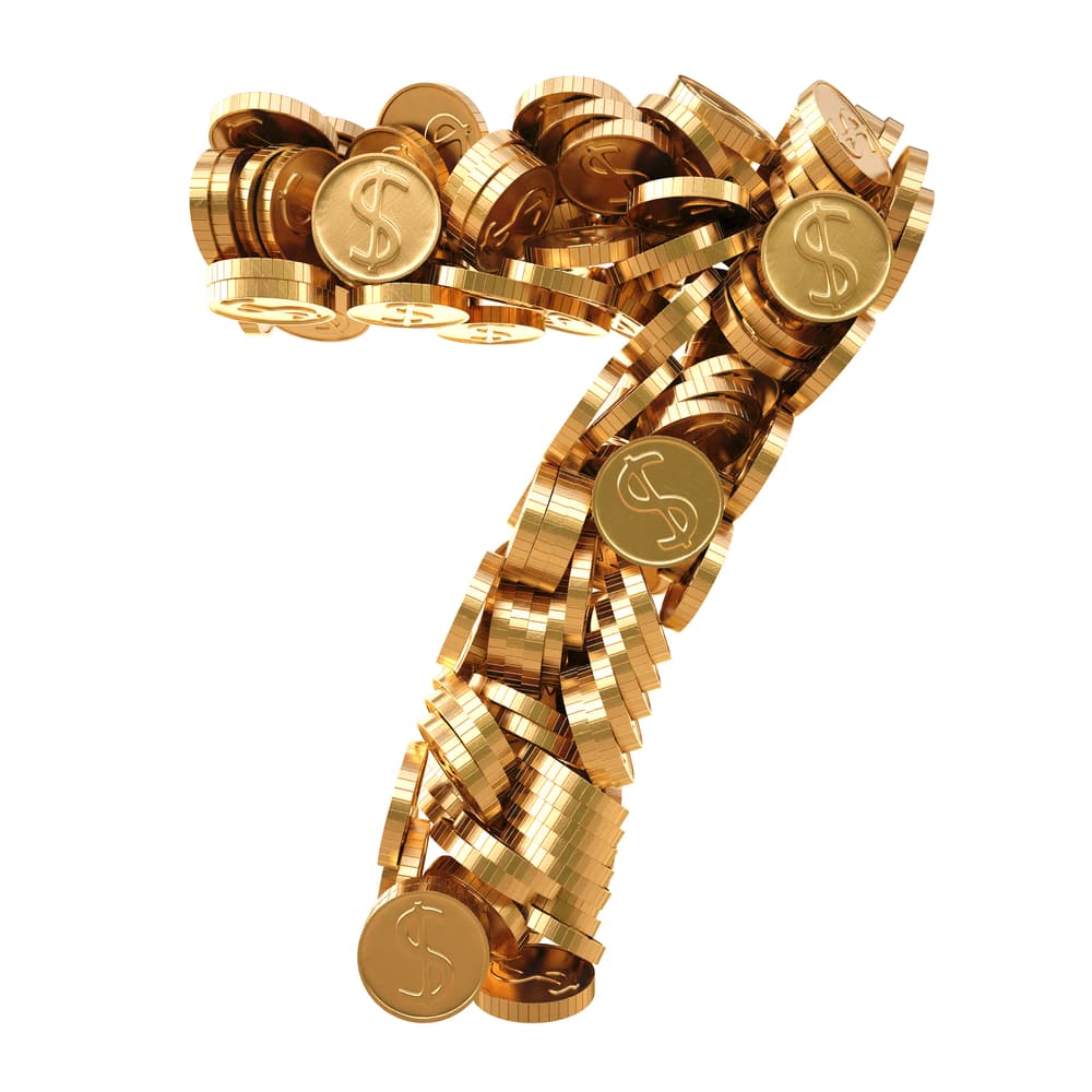 Primero necesitas siete moneditas de cualquier valor o denominación.