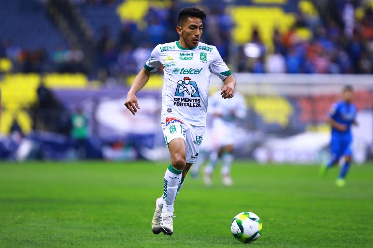 Pero no pasó mucho tiempo para que se quebrara el 0-0 y mucho tuvo que ver un jugador ligado recientemente a Cruz Azul y ahora defendiendo la camiseta de La Fiera.