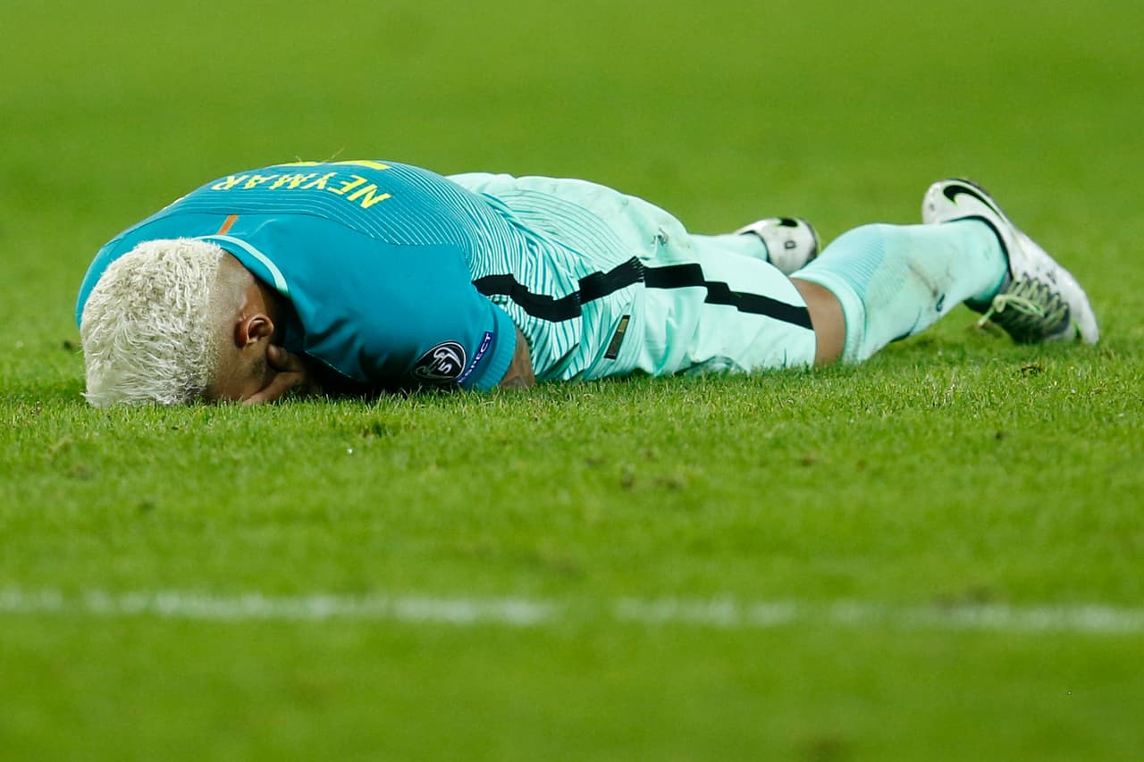 Lesión vertebral con Brasil, 30 días fuera.