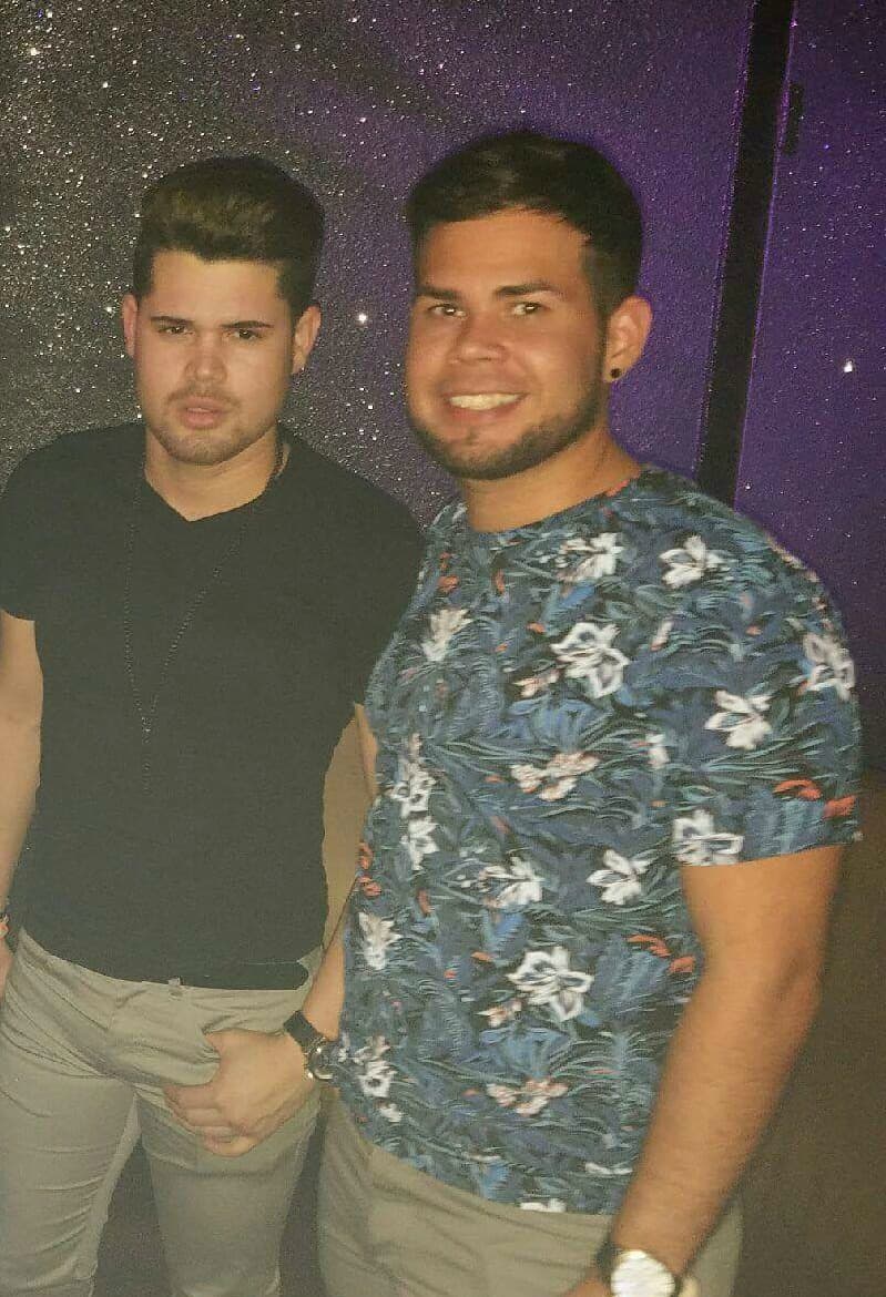 De acuerdo con su familia, esta sería la última foto de Ángel Candelario en el club Pulse horas antes de la masacre. Ángel, de 28 años estaba acompañado de su pareja, quien milagrosamente sobrevivió al ataque.
