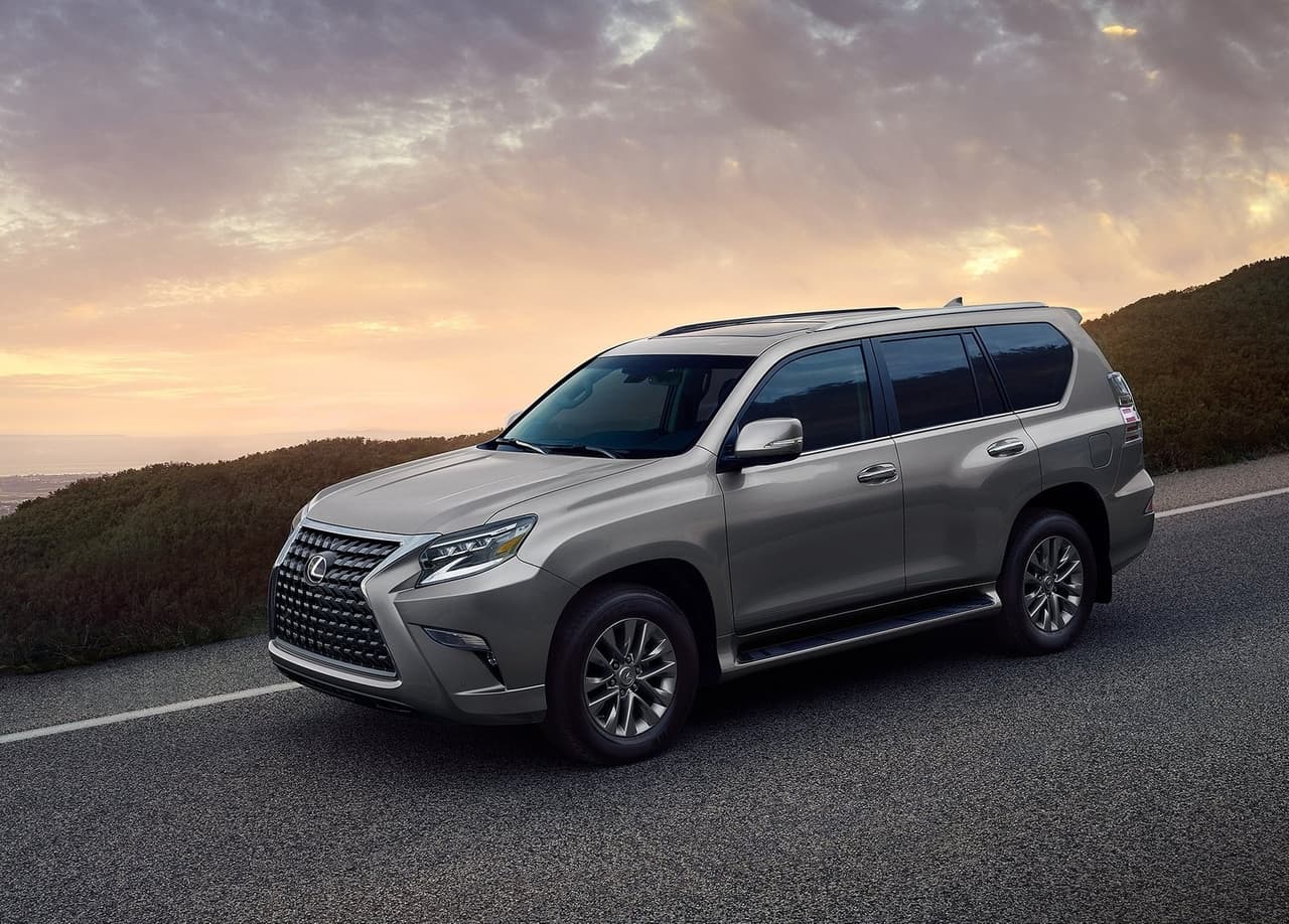 <h3 class="cms-H3-H3"><b>9. Lexus GX 460</b></h3>
<br>
<br>
<b>Precio promedio con 1 año de uso:</b> $47,830
<br>
<b>Precio promedio con 3 años de uso:</b> $37,420
<br>
<b>Precio promedio con 5 años de uso: </b>$29,236