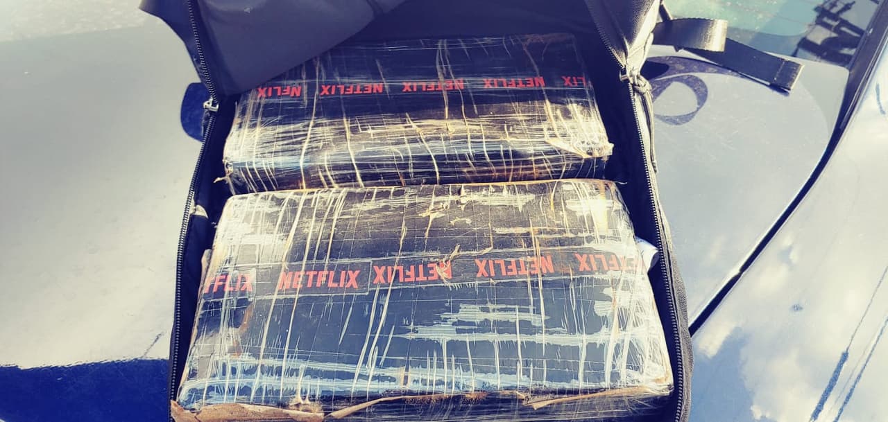 A eso de las 4:44 de la tarde del lunes se reportaron unos disparos a través del sistema de emergencias 911 en la calle Villa Castin intersección con la calle Alcañiz cerca del residencial San José en San Juan.