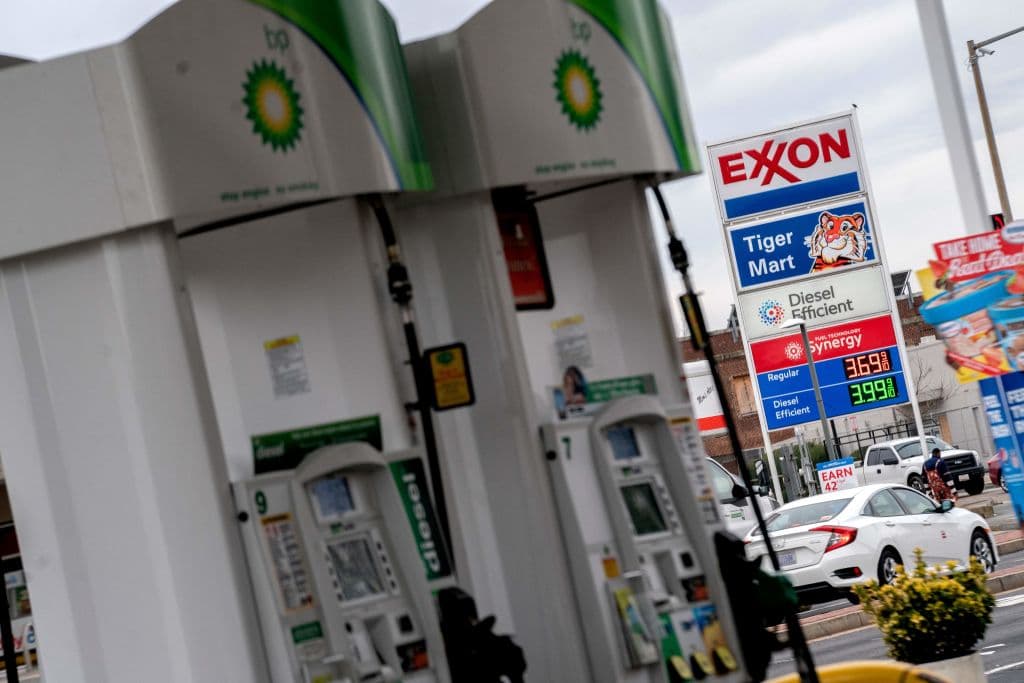 <b>Entre los que mejor calificación </b>han tenido por los expertos están: Bpme Rewards de las gasolineras BP, que te descuenta $0.05 por galón, Exxon Mobil Rewards ($0.03 centavos menos por galón) y Shell Fuel Rewards ($0.03 menos).
<br>