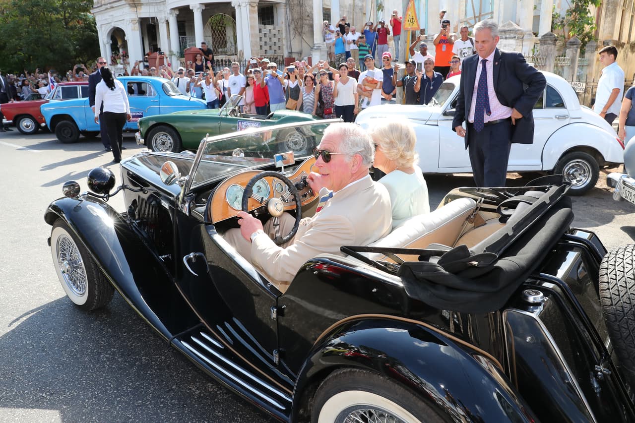De acuerdo a
<b><a href="https://www.walesonline.co.uk/news/wales-news/prince-charles-spent-20000-getting-16480859" target="_blank">Wales on Line</a></b>, que cita datos del reporte financiero, el gasto del viaje del príncipe Carlos y su esposa Camilla, duquesa de Cornualles, a Cuba y el Caribe, en marzo de 2019, fue de
<b>416 mil 576 libras esterlinas</b> (cerca de 529 mil dólares).