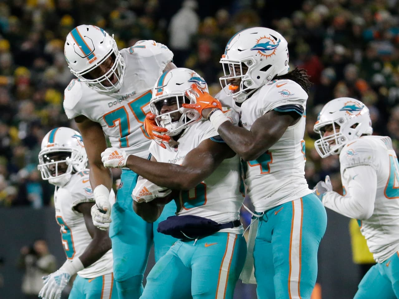 <b>19) Miami Dolphins (5-5)</b>. Este es uno de los récords más engañosos de la NFL. Podrían estar jugando fútbol de .500 pero da la sensación de ser un equipo con enormes áreas para mejorar, ¿no es así?