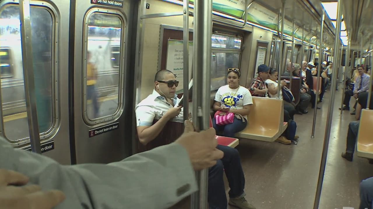 “No haremos arrestos en el subway”: ICE responde a noticia de volante falso en el tren 7