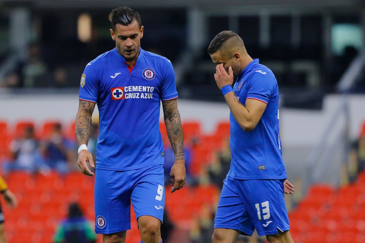 Y desgraciadamente para la causa Cementera, el delantero cometió un autogol a los 28 minutos y ya volvía a aventajar el equipo de León 2-1.