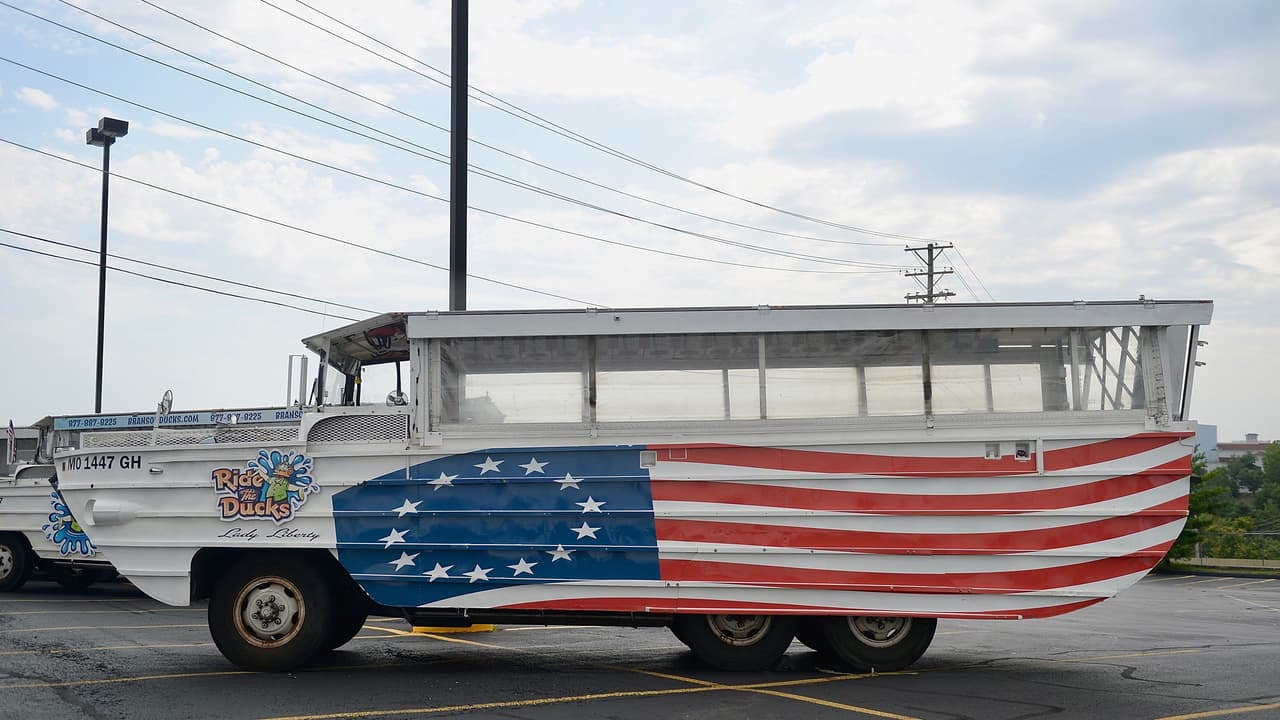 Hasta ahora las recomendaciones de la NTSB 
<b>no han sido atendidas por los operadores</b> de 'duck boats' , pero la atención atraída por la tragedia de Missouri podría cambiar esta situación. Mientras tanto, no está demás pecar por exceso de cautela al momento de abordar estos vehículos anfibios.