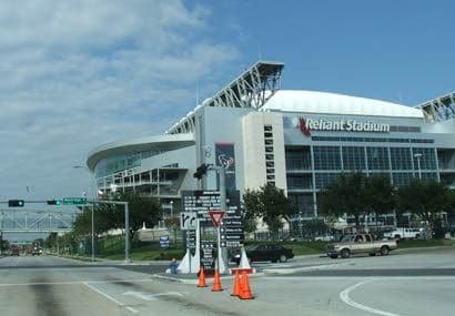 <b>En los puntos de control se colocaron equipos para detectar armas de fuego y objetos de metal.</b>