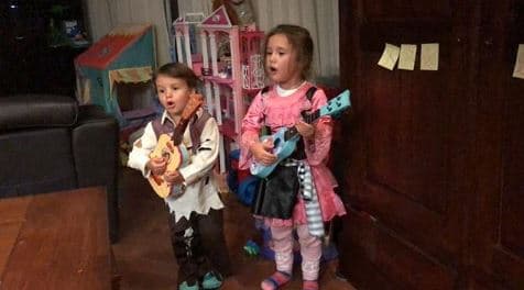 "[...] Es la misma intensidad de amor, pero de distintas formas. Creo que nada más las mamás que son mamás de dos o de varios bebés me pueden entender, que sí, el amor sí se multiplica, el amor sí cambia y es la misma intensidad, pero de diferente manera [...]", dijo la esposa de Otto Padrón.