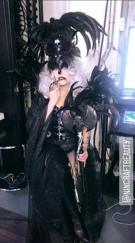 Karina Banda era todo lo contrario, ella se disfrazó de ángel del mal.