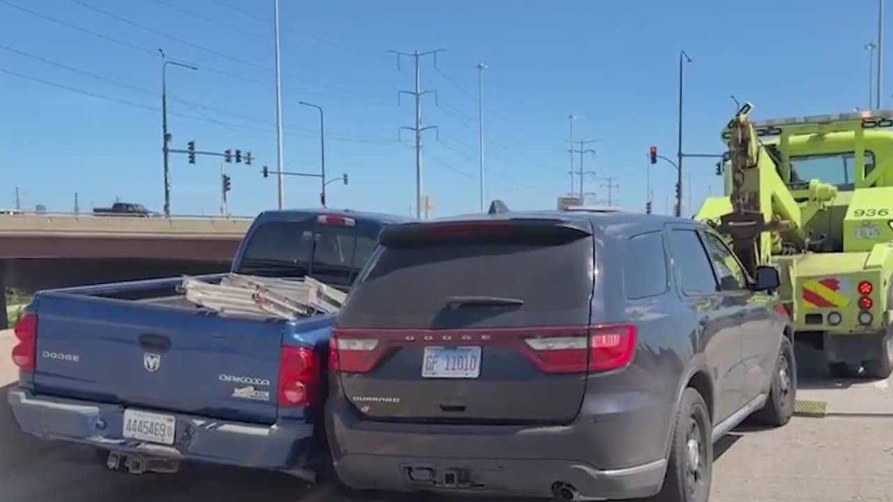 Arresto en la autopista 55 desencadena altercados contra agentes federales en McKinley Park