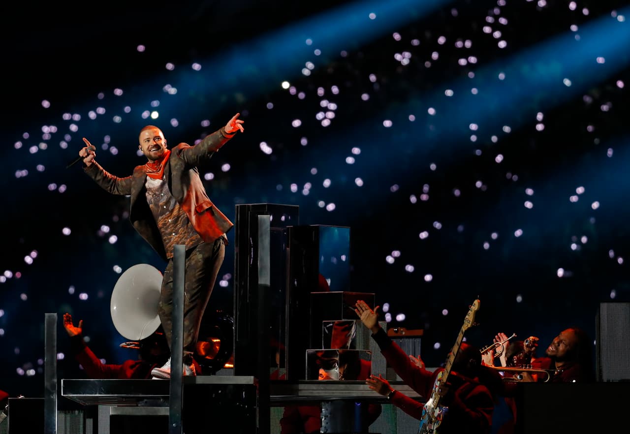 Justin sumó su tercera participación en un Super Bowl, pero esta vez como solista interpretando 'Cry Me a River', 'Sexy Back' y 'Filty'; fueron las más populares.