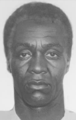 <h3 class="cms-H3-H3">George Edward Wright</h3>
<br>
<br>Oriundo de Virginia, este hombre de 78 años 
<a href="https://www.interpol.int/es/Como-trabajamos/Notificaciones/Ver-las-notificaciones-rojas#2005-30989" target="_blank">es acusado de asesinato y haber escapado de las fuerzas del orden. </a>
<br>
<br>Como rasgos distintivos, la Interpol enumera varias cicatrices en su rostro, antebrazo y cree que el fugitivo puede usar lentes. 
<br>
<br>