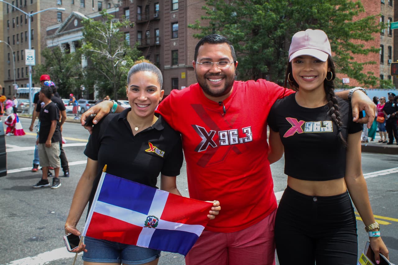 La música, la alegría y el orgullo dominicano fueron los protagonistas del vigésimo séptimo Desfile Dominicano en el Bronx.
