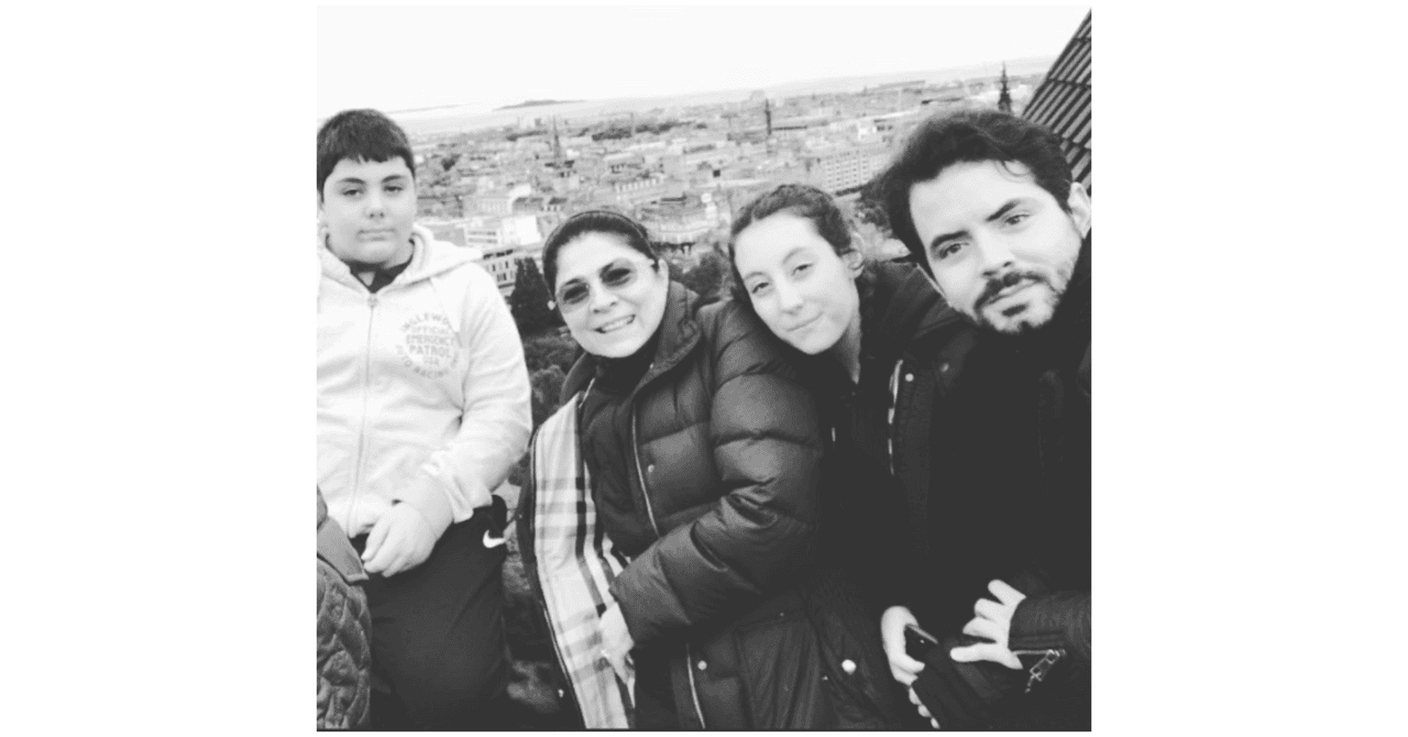 Victoria Ruffo y sus hijos